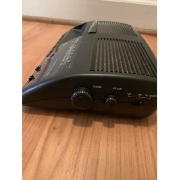 Vintage GE Clock AM/FM Radio Digital Dual Alarm Clock - Picture 10 of 11